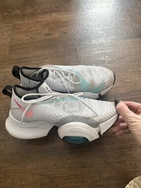 Nike Women’s Air Zoom Superep Tennis Shoes Size 8 White/Light Blue/Pink